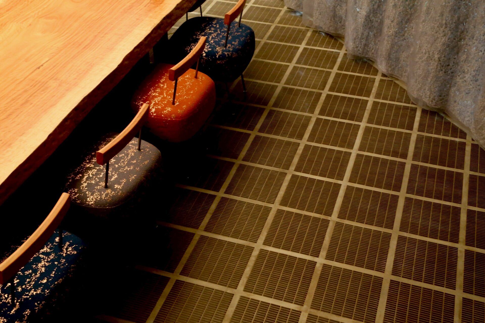 【施工事例】蒲田の複合施設「niwa」に採用されたTILEmadeのタイルをご紹介 - オリジナルタイル・オーダーメイドタイル製作のタイルメイド